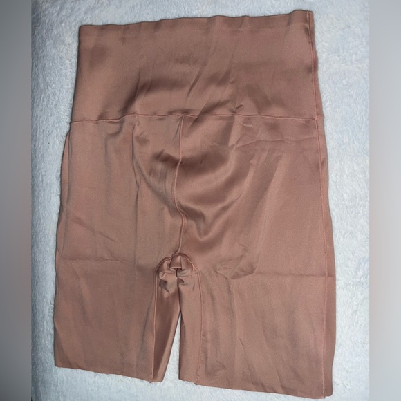 Juicy Couture Intimates Seamless Shaping Pink Shorts Size Large - Picture 3 of 4